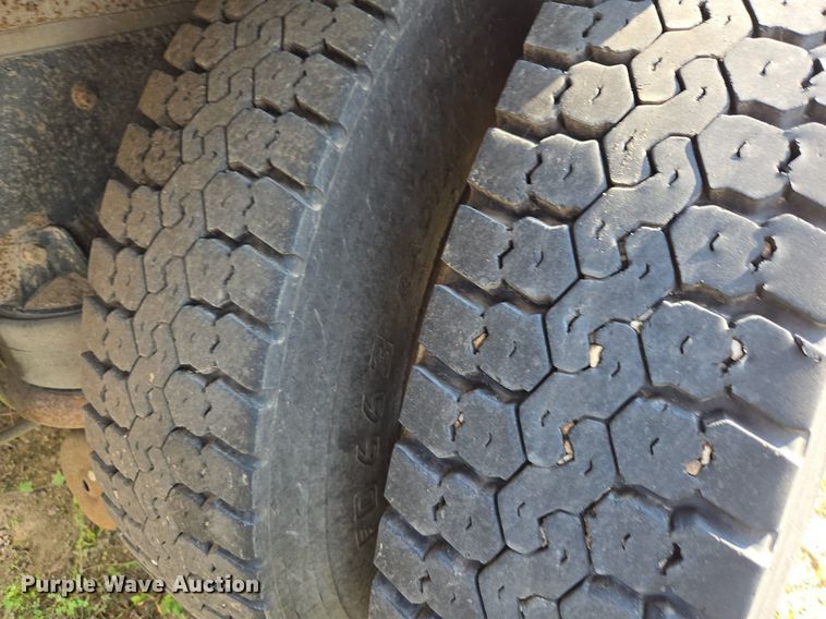 image for item DQ6847 1989 Kenworth T660 flatbed truck