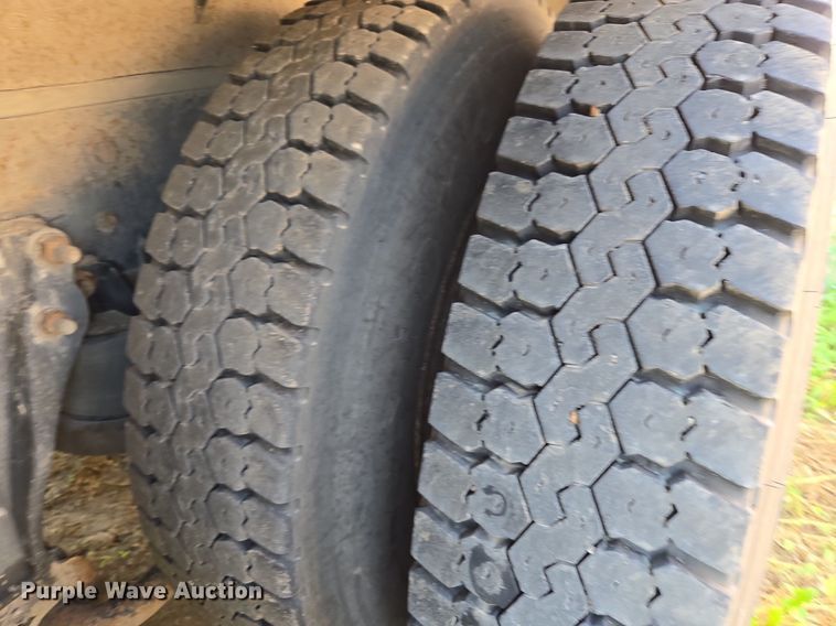 image for item DQ6847 1989 Kenworth T660 flatbed truck