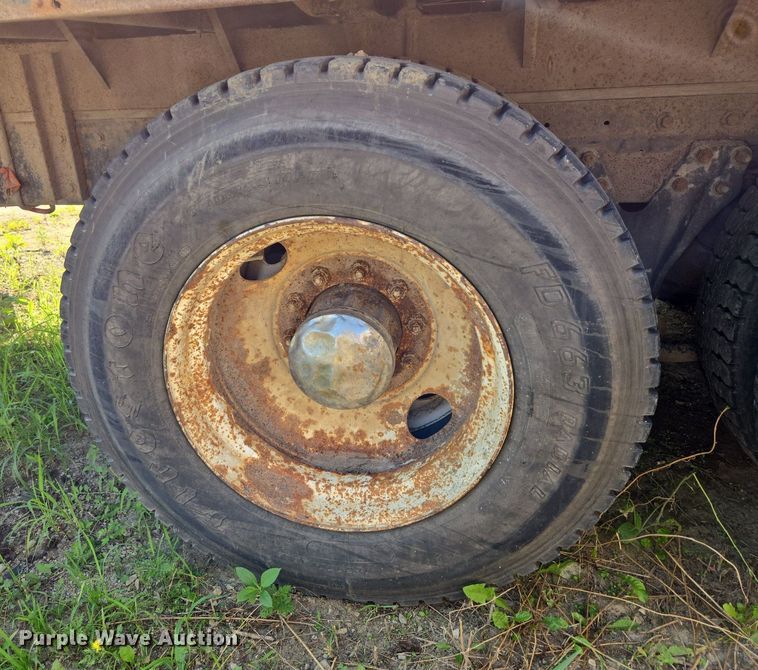 image for item DQ6847 1989 Kenworth T660 flatbed truck