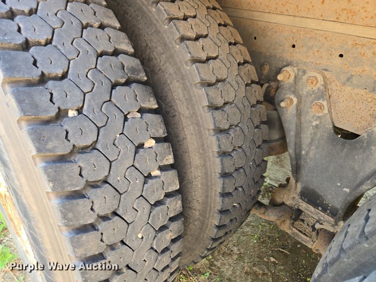 image for item DQ6847 1989 Kenworth T660 flatbed truck