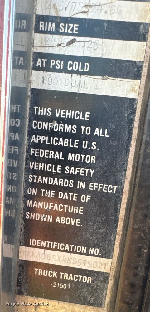 image for item DQ6847 1989 Kenworth T660 flatbed truck