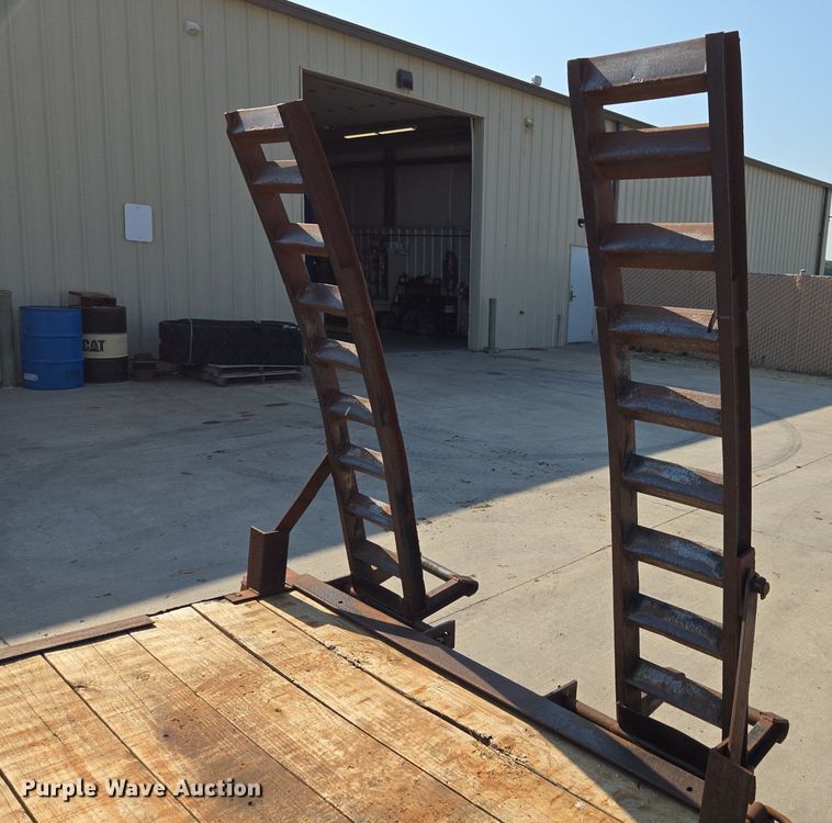 image for item DQ6848 1995 Charles Machine Works TP18-1 equipment trailer