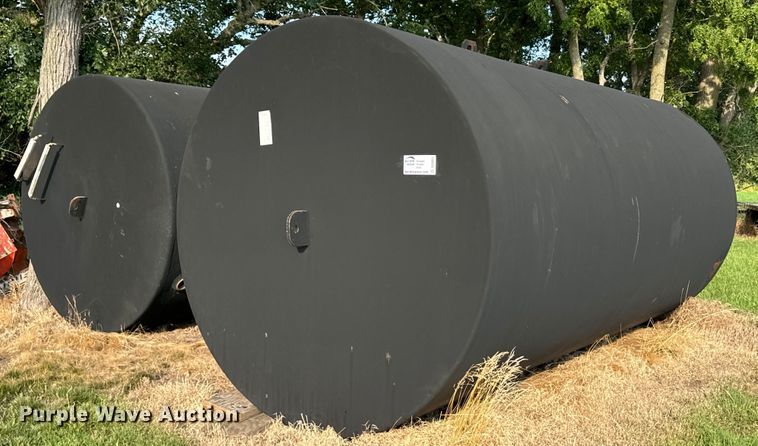 image for item DQ6851 (2) fuel tanks