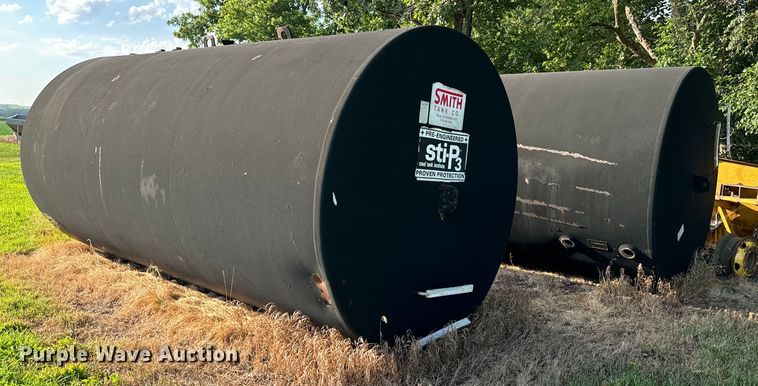 image for item DQ6851 (2) fuel tanks