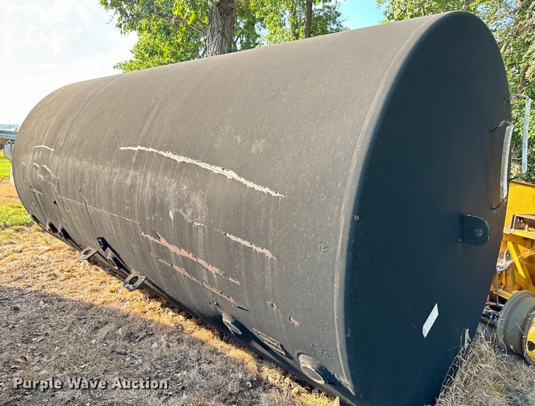 image for item DQ6851 (2) fuel tanks