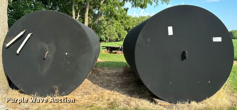 image for item DQ6851 (2) fuel tanks