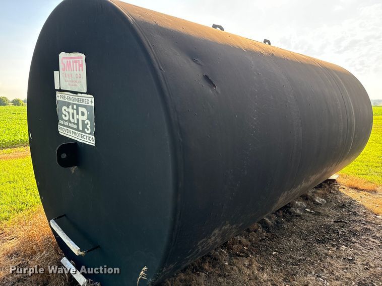 image for item DQ6851 (2) fuel tanks