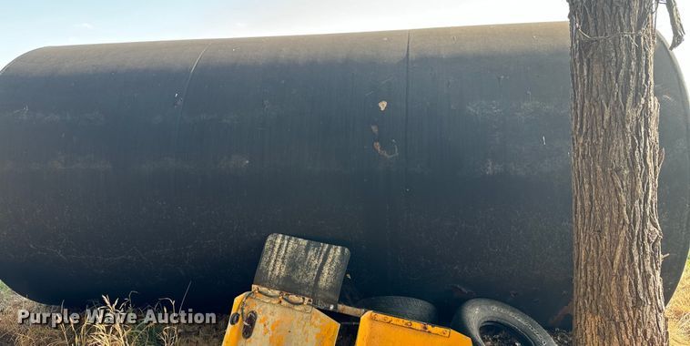 image for item DQ6851 (2) fuel tanks