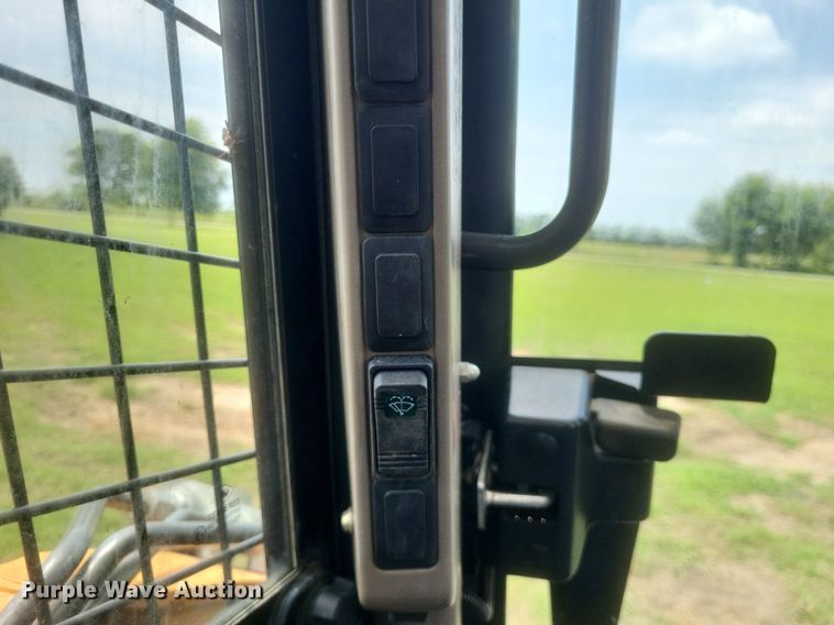 image for item DR4864 2014 Case SV250 skid steer loader