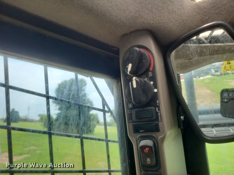 image for item DR4864 2014 Case SV250 skid steer loader