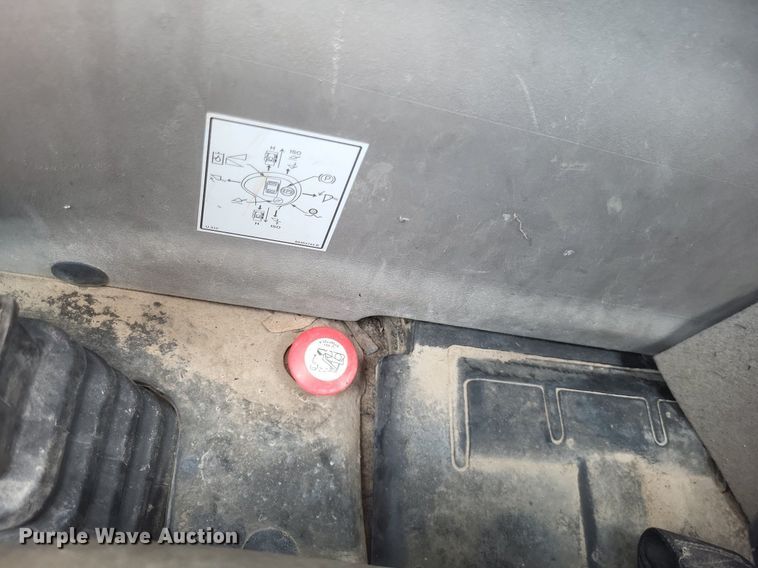 image for item DR4864 2014 Case SV250 skid steer loader