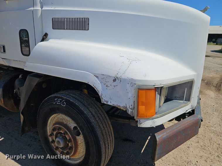 image for item DR8686 1990 Mack CH613 dump truck