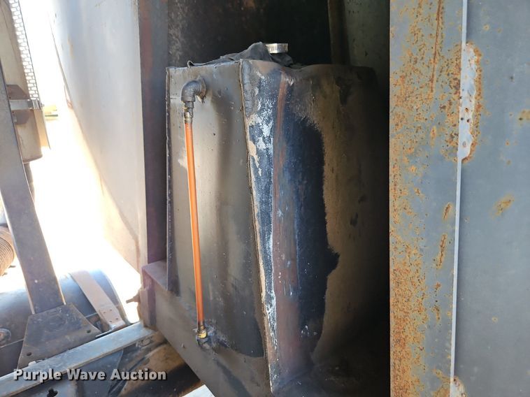 image for item DR8686 1990 Mack CH613 dump truck