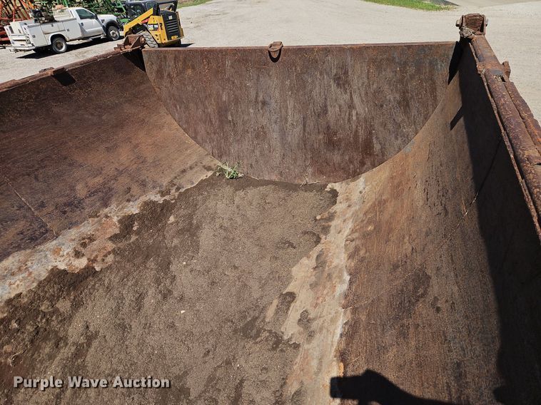 image for item DR8686 1990 Mack CH613 dump truck