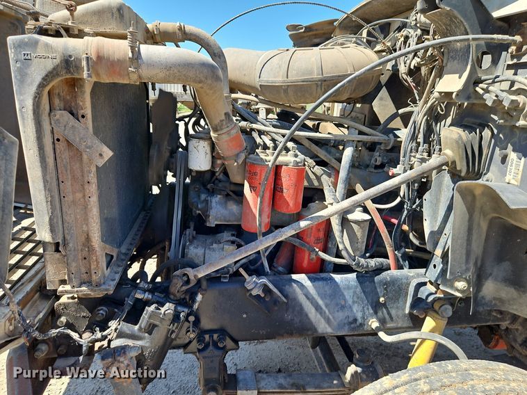 image for item DR8686 1990 Mack CH613 dump truck