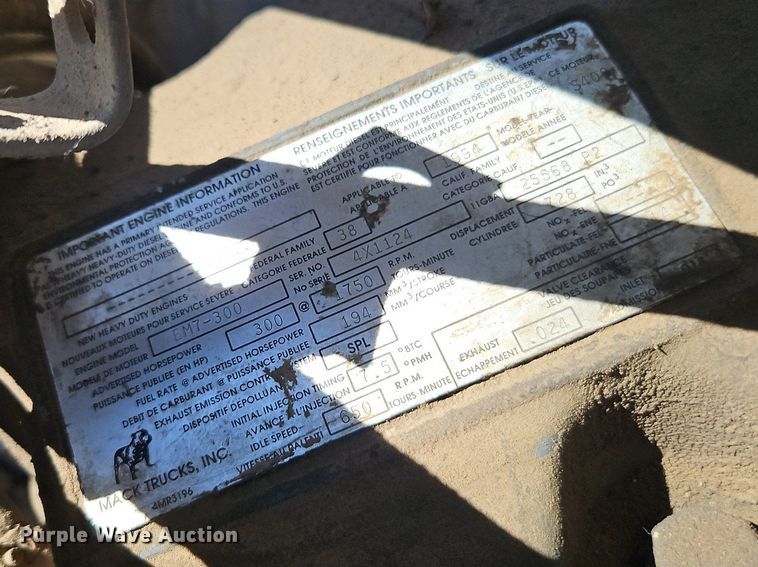 image for item DR8686 1990 Mack CH613 dump truck