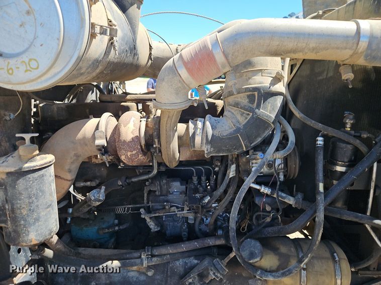 image for item DR8686 1990 Mack CH613 dump truck