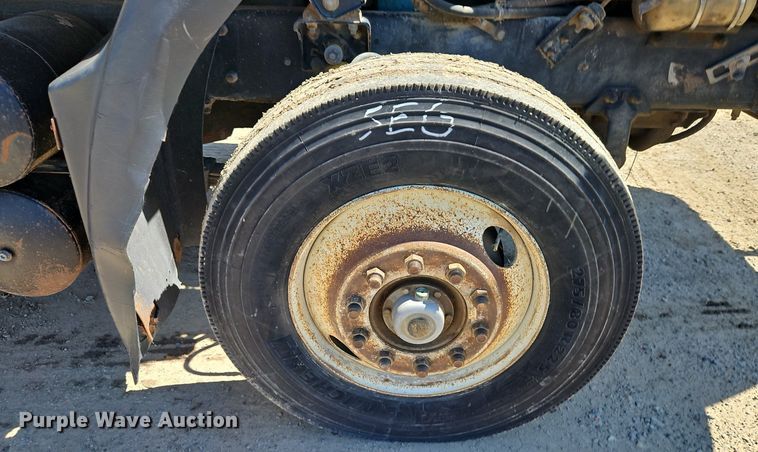 image for item DR8686 1990 Mack CH613 dump truck