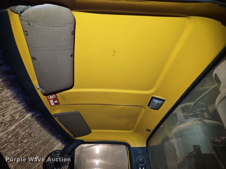 image for item DR8700 1988 Ford F800 oil distributor truck