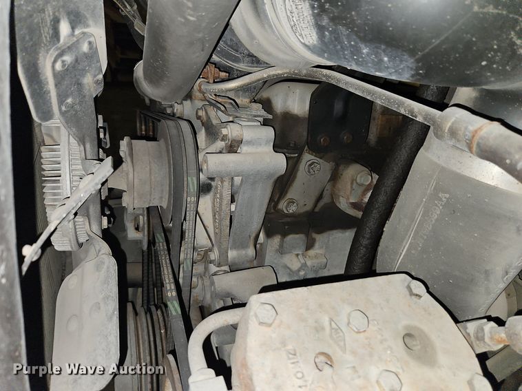 image for item DR8700 1988 Ford F800 oil distributor truck