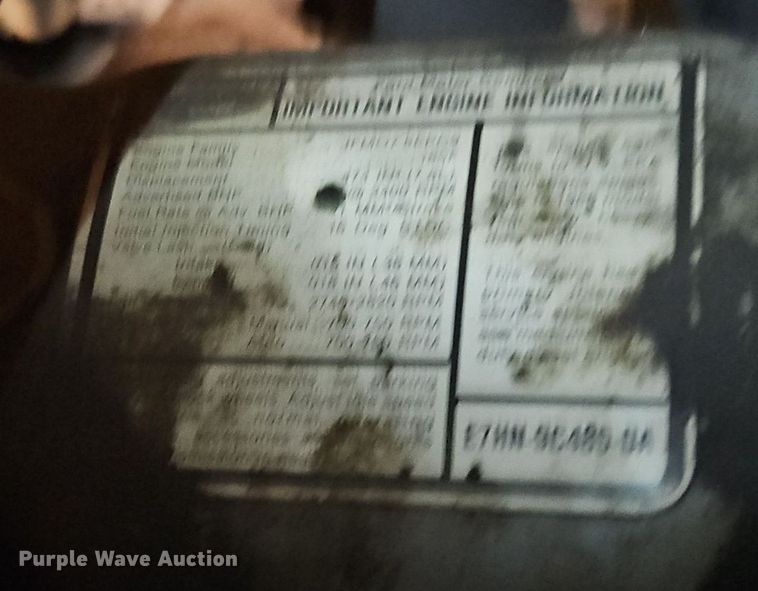 image for item DR8700 1988 Ford F800 oil distributor truck