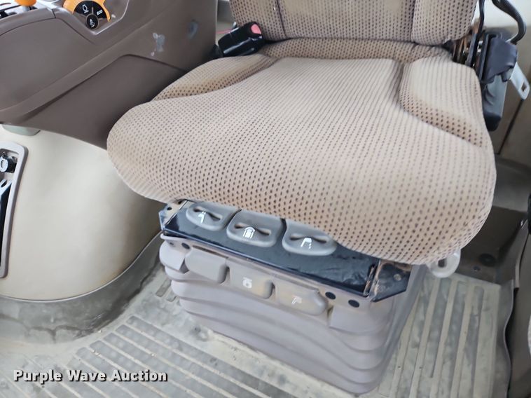 image for item DR8701 2016 John Deere 9620R 4WD tractor