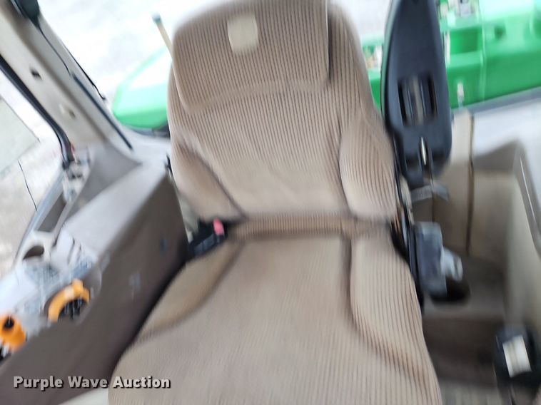 image for item DR8701 2016 John Deere 9620R 4WD tractor