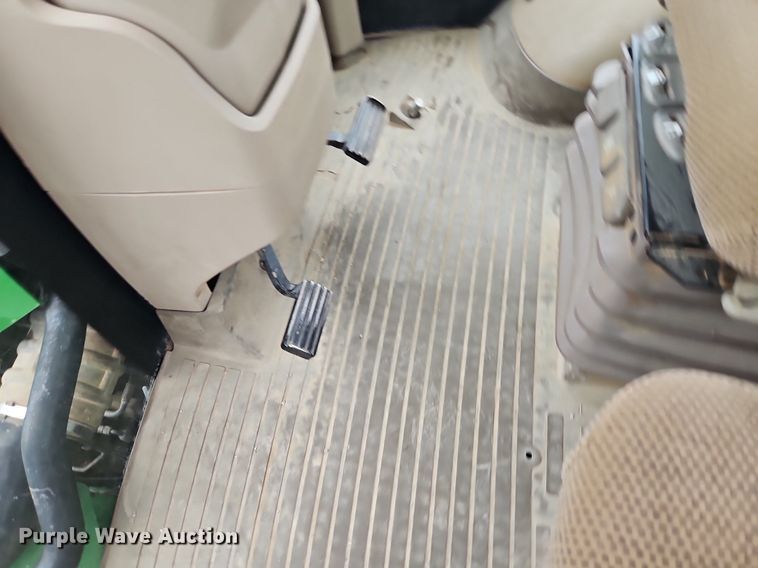 image for item DR8701 2016 John Deere 9620R 4WD tractor