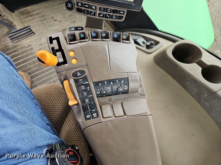 image for item DR8701 2016 John Deere 9620R 4WD tractor