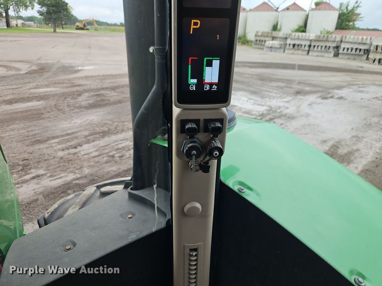 image for item DR8701 2016 John Deere 9620R 4WD tractor