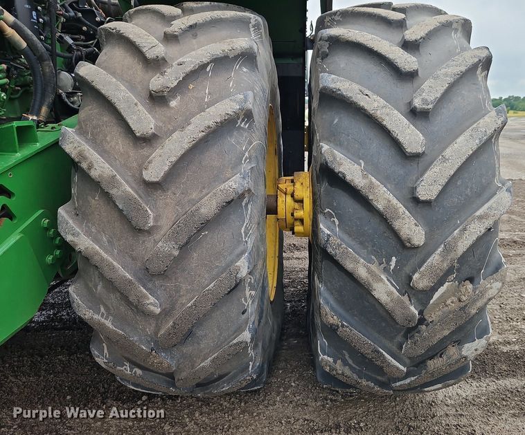 image for item DR8701 2016 John Deere 9620R 4WD tractor