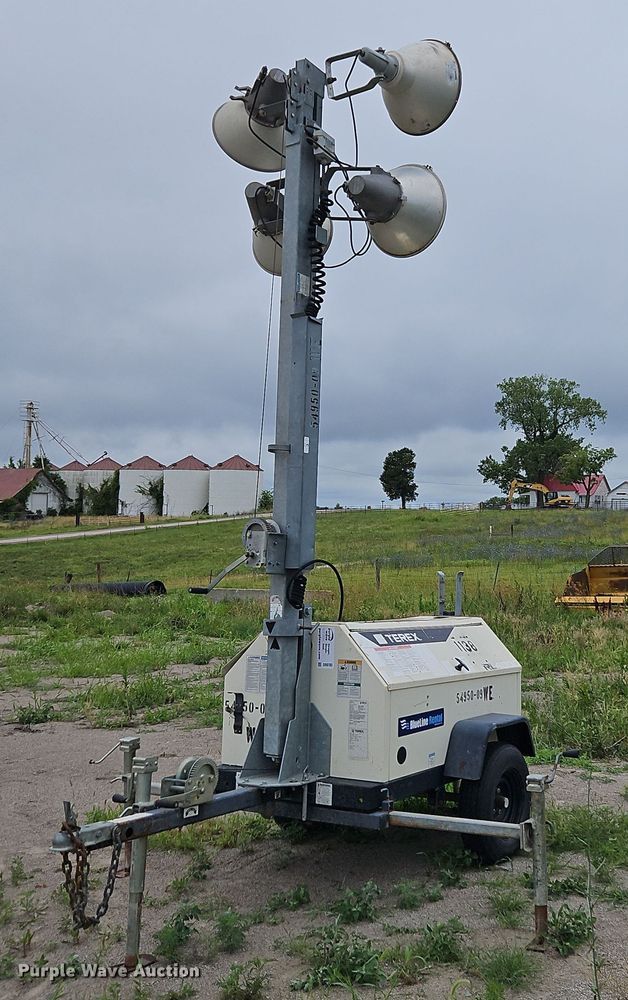 image for item DR8703 2010 Terex RL4000 light plant