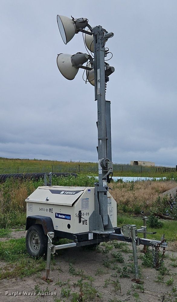 image for item DR8703 2010 Terex RL4000 light plant