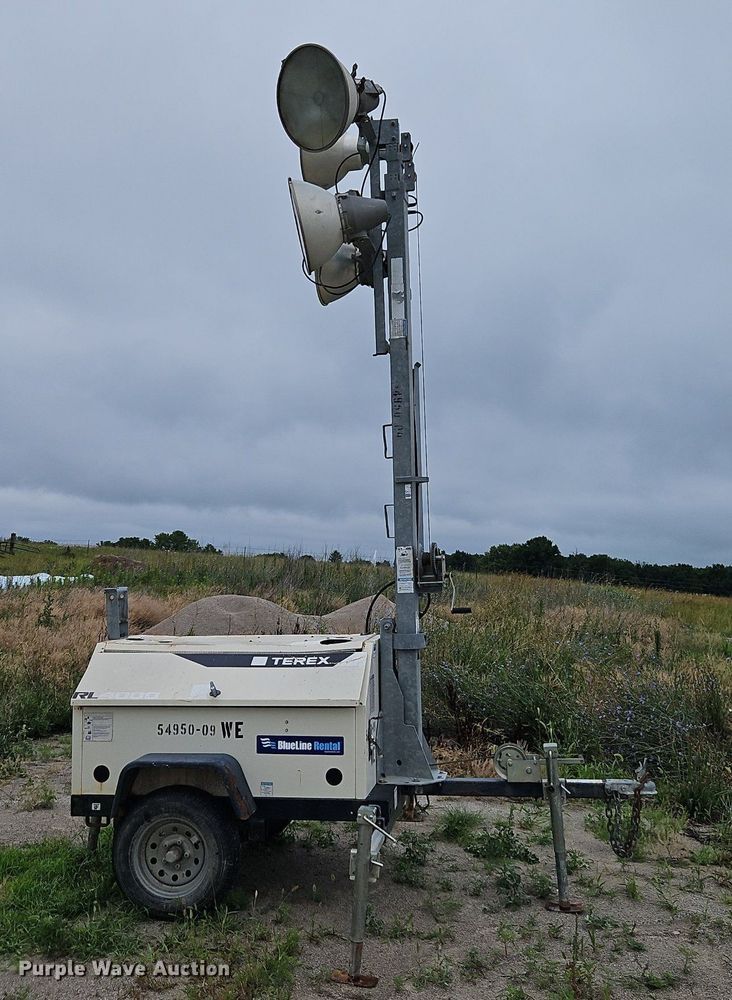 image for item DR8703 2010 Terex RL4000 light plant