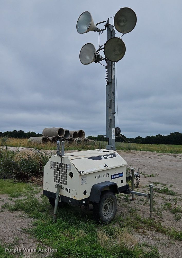 image for item DR8703 2010 Terex RL4000 light plant