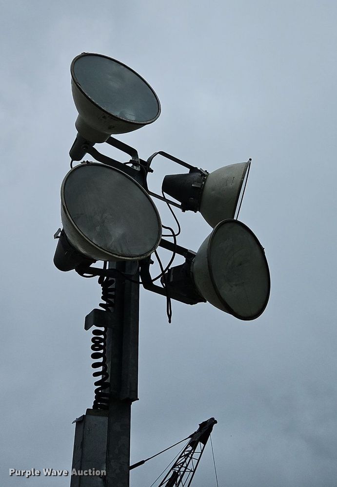 image for item DR8703 2010 Terex RL4000 light plant