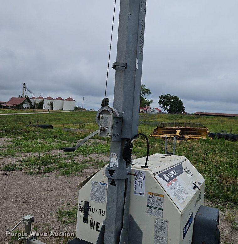 image for item DR8703 2010 Terex RL4000 light plant