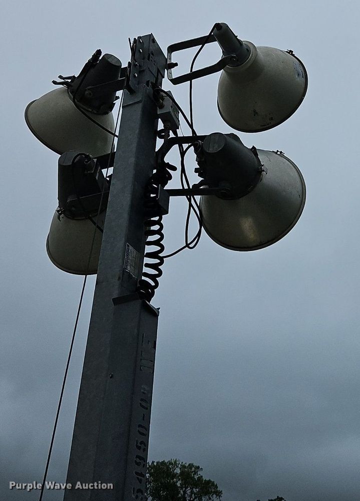 image for item DR8703 2010 Terex RL4000 light plant