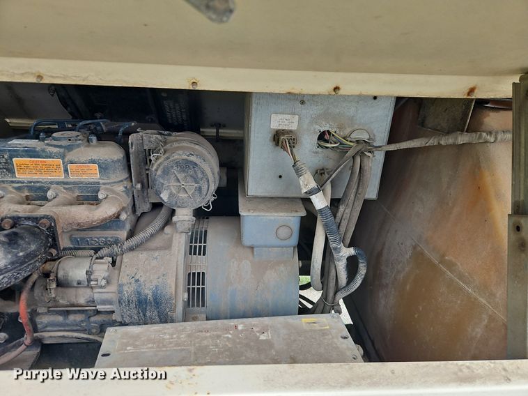 image for item DR8703 2010 Terex RL4000 light plant