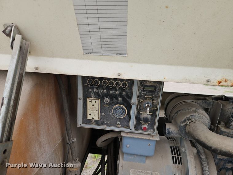 image for item DR8703 2010 Terex RL4000 light plant