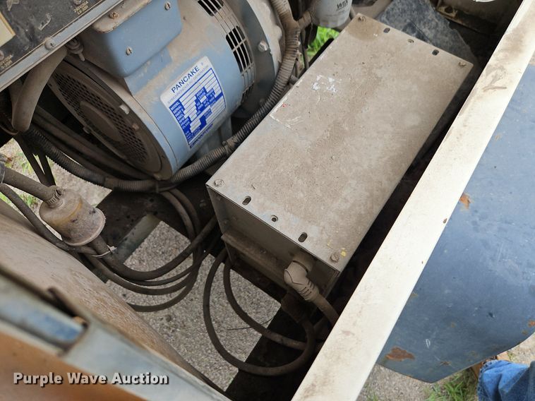 image for item DR8703 2010 Terex RL4000 light plant