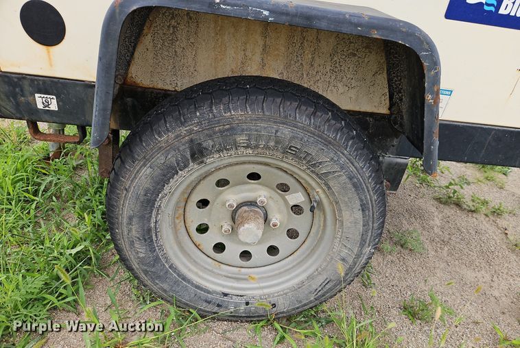 image for item DR8703 2010 Terex RL4000 light plant