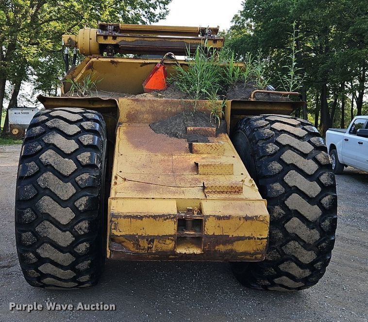 image for item DR8711 1996 Caterpillar  615C II elevating scraper