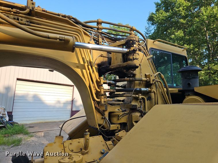 image for item DR8711 1996 Caterpillar  615C II elevating scraper