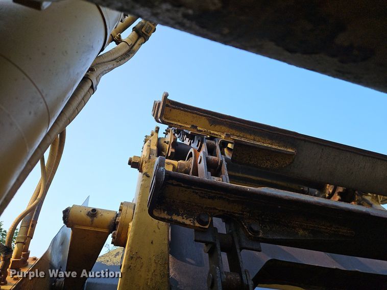 image for item DR8711 1996 Caterpillar  615C II elevating scraper