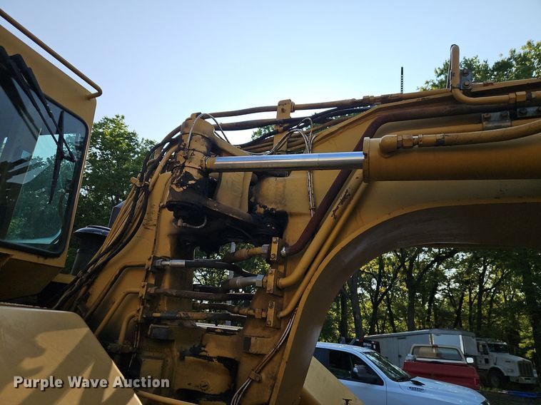 image for item DR8711 1996 Caterpillar  615C II elevating scraper