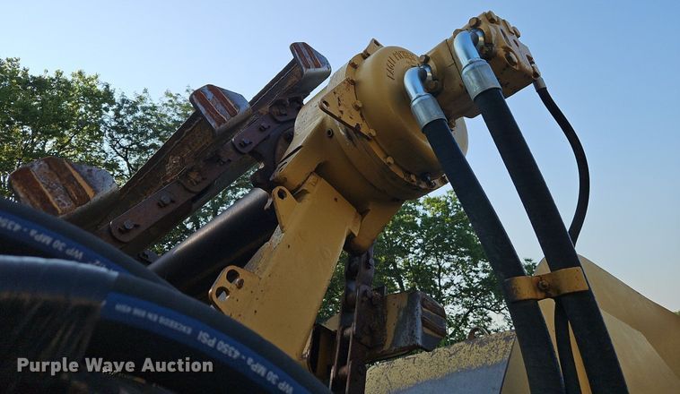 image for item DR8711 1996 Caterpillar  615C II elevating scraper