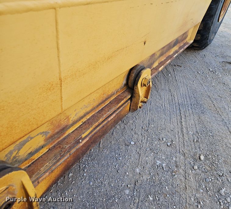 image for item DR8711 1996 Caterpillar  615C II elevating scraper