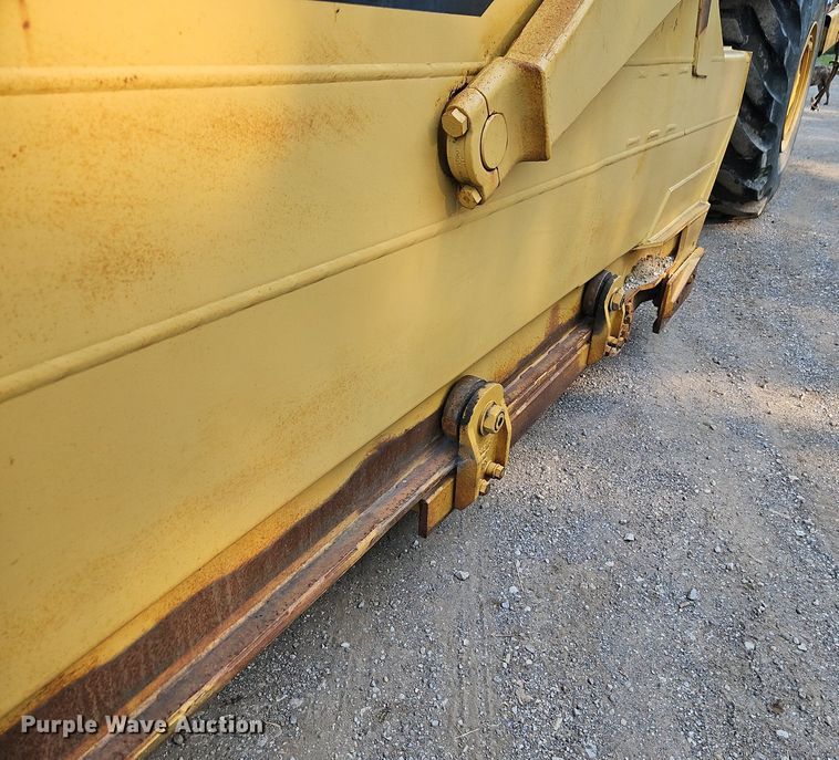 image for item DR8711 1996 Caterpillar  615C II elevating scraper