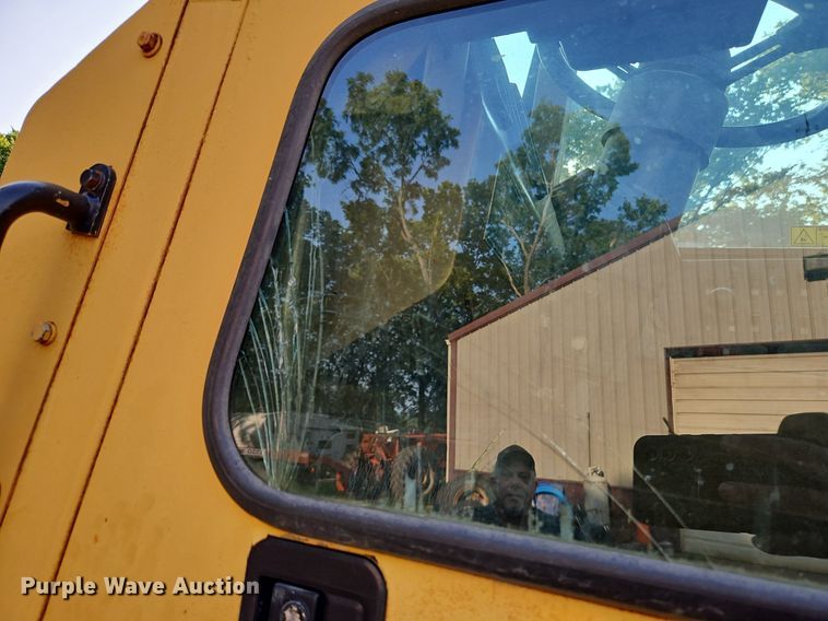 image for item DR8711 1996 Caterpillar  615C II elevating scraper